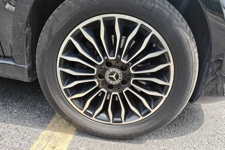 Used Mercedes-Benz V-Class 2018 V 260 L Prestige Extended Version China VI Right Front Wheel Hub