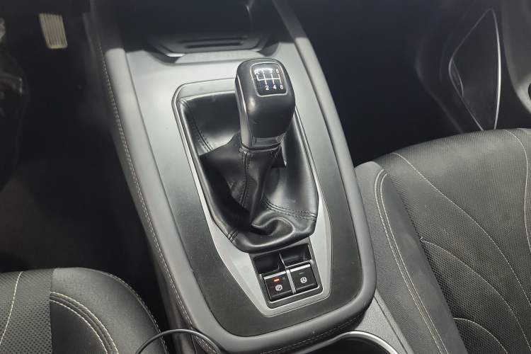 Used JETOUR X70M 2021 1.5T Manual Urban Partner Model 5 Seats Gear Lever