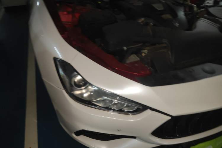 Used Maserati Ghibli 2014 3.0T Standard Edition Right Front Headlight