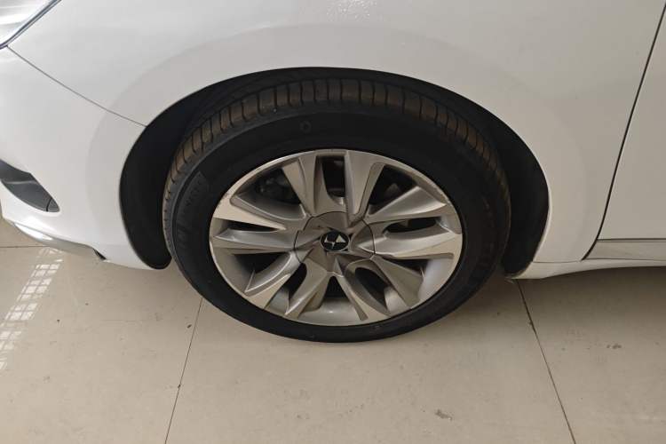 Used DS 5 2015 1.6T Luxury Edition THP160 Left Front Wheel Hub