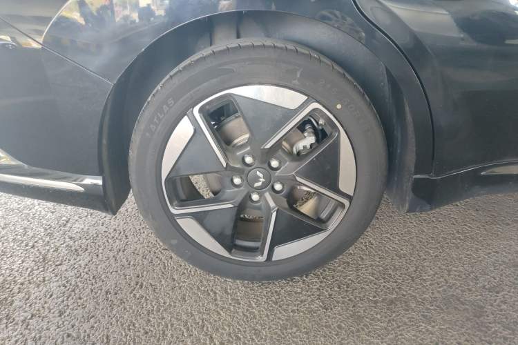Used Wuling Xingguang 2023 150 Advanced Edition Right Rear Wheel Hub