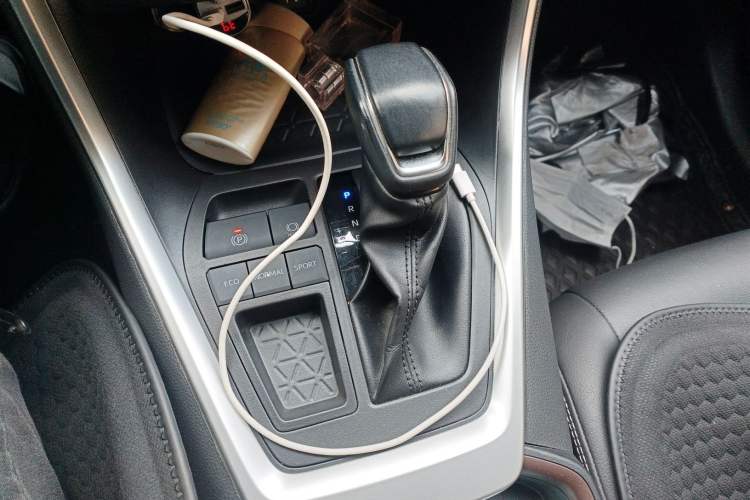 Used Toyota RAV4 2022 2.0L CVT Two-Wheel Drive Fashion Plus Edition
