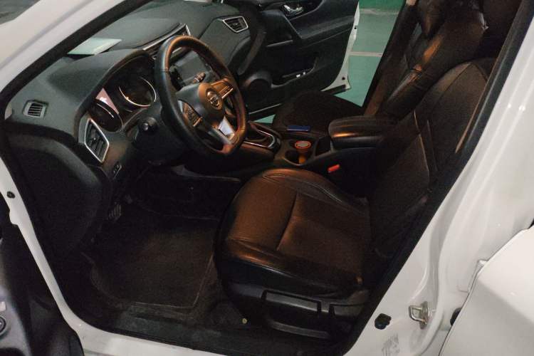 Used Nissan Qashqai 2019 2.0L CVT Smart Enjoyment Version Interior 3