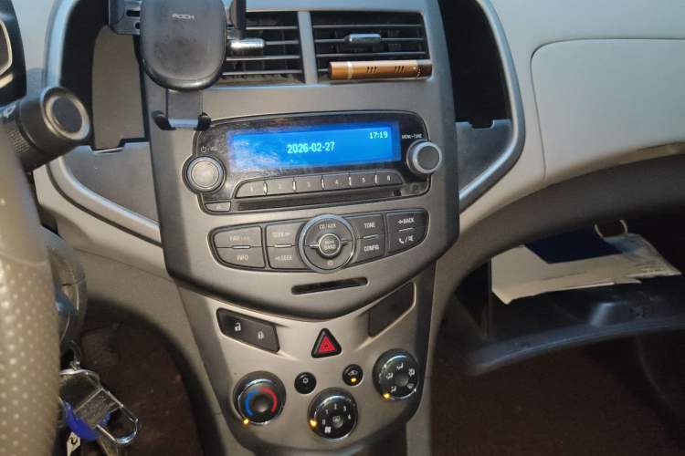 Used Chevrolet Aveo Sonic 2011 Sedan 1.4L Manual Transmission SE
