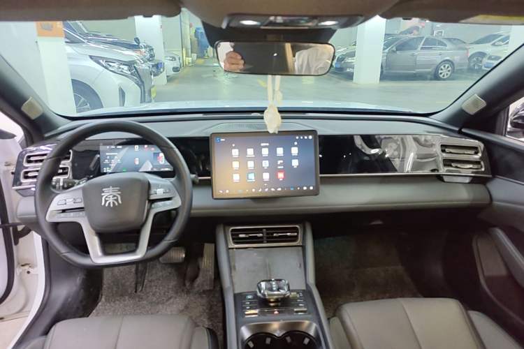 Used BYD Qin L 2025 DM-i Smart Drive 120KM Superior Model
