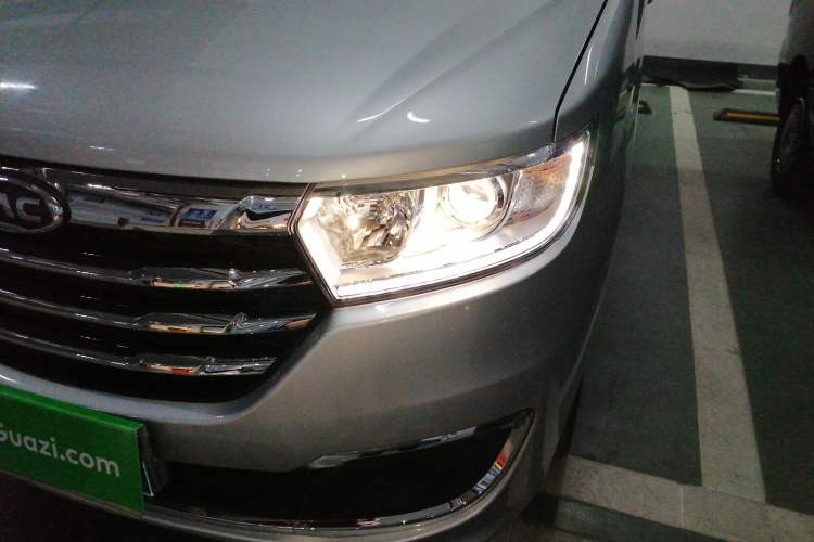 Used JAC Refine M3 2025 PLUS 1.5T Manual Classic Edition 7 Seats
