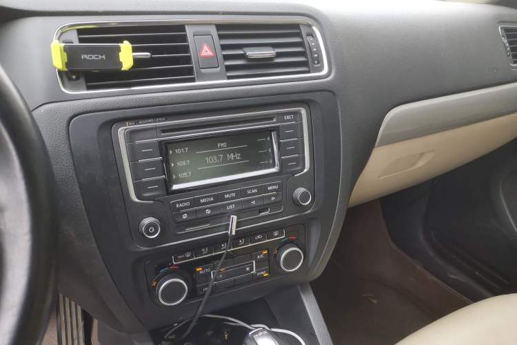 Used Volkswagen Sagitar 2012 1.4TSI Automatic Luxury Edition
