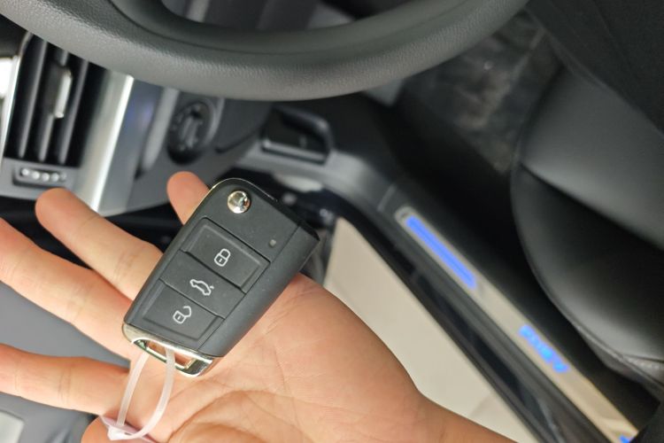 Used Volkswagen Passat New Energy 2025 430 PHEV Hybrid Business Edition Vehicle Key