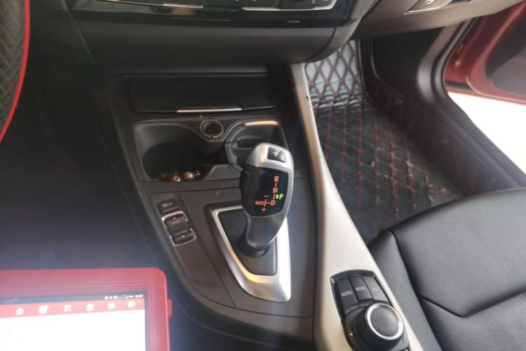 Used BMW 2 Series 2015 218i Convertible Coupe Gear Lever