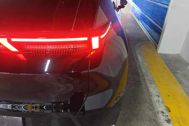 Used Lynk & Co Z20 2025 530 km Range Rear-Wheel Drive Pro Right Rear Taillight