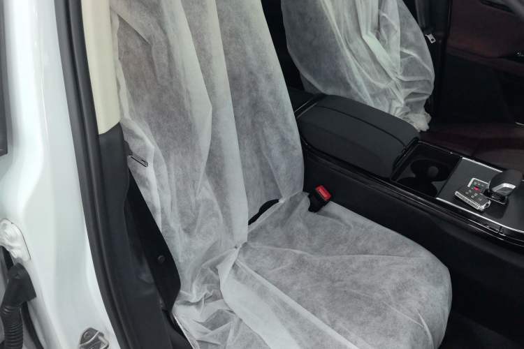 Used Land Rover Range Rover Evoque 2024 Aurora L 249 PS Prestige Light-Chasing Edition
