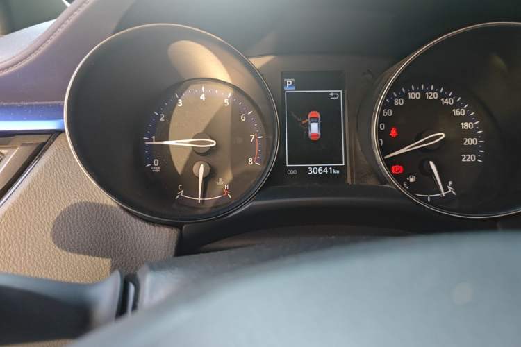 Used Toyota C-HR 2018 2.0L Leading with Sunroof China VI Standard