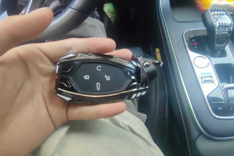 Used GAC Trumpchi GS8 2025 Linghang Series 2.0 TGDI Two-Wheel-Drive Luxury Edition 5 Seats Vehicle Key