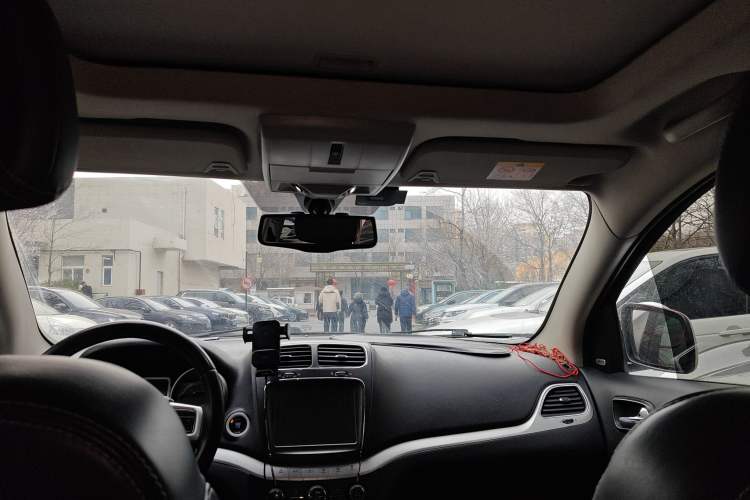 Used Dodge Journey 2013 2.4L Two-Wheel Drive Luxury Version