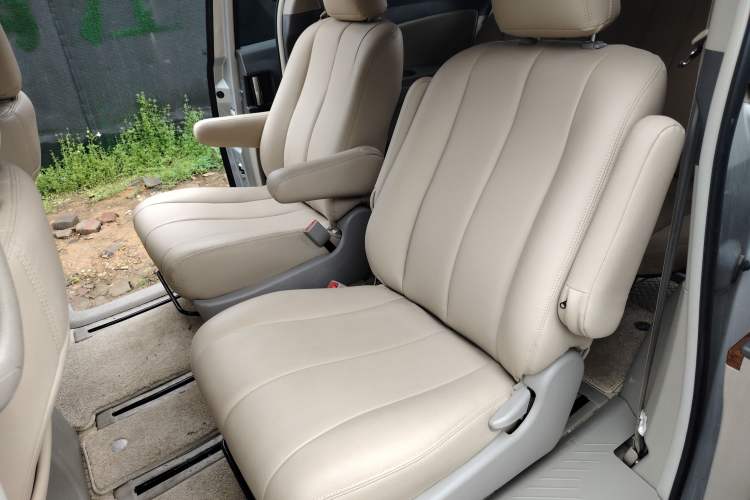 Used BYD M6 2013 2.0L Manual Comfort Edition
