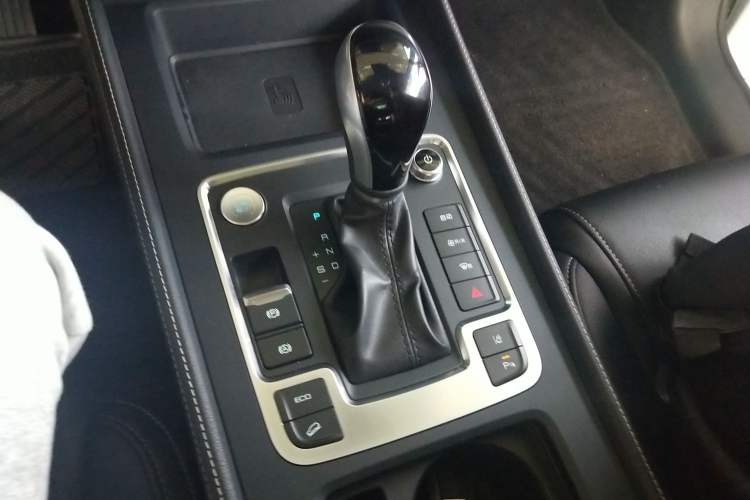 Used BYD Tang 2018 2.0T Automatic SmartConnect Prestige 7-Seater China V Standard
