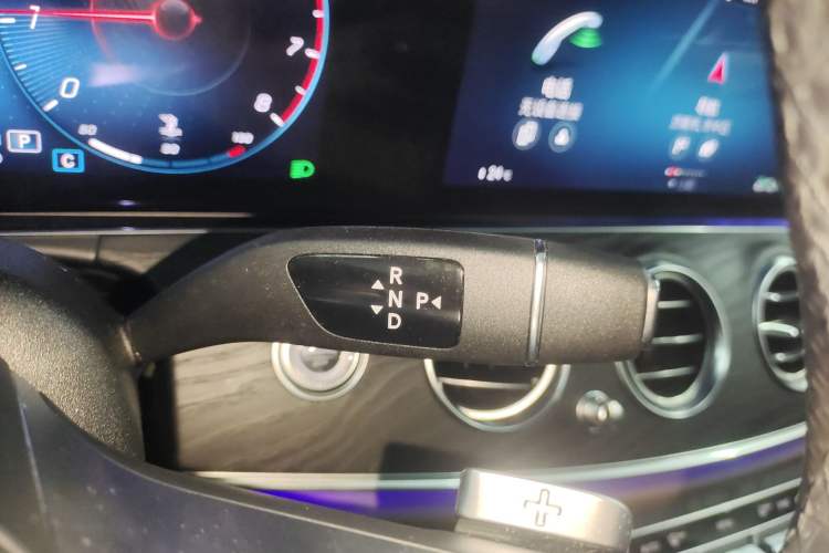 Used Mercedes-Benz E-Class 2023 Restyled E 300 L Sport Luxury Edition Gear Lever