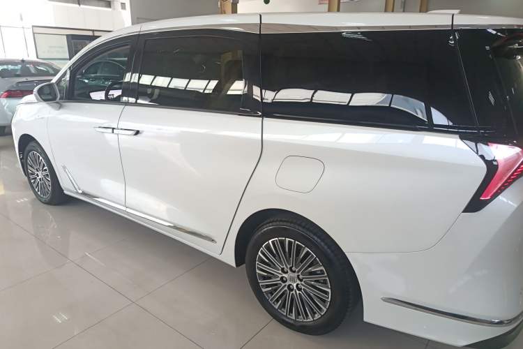 Used Buick GL8 New Energy 2024 Lu Zun Deluxe Edition 7-Seater