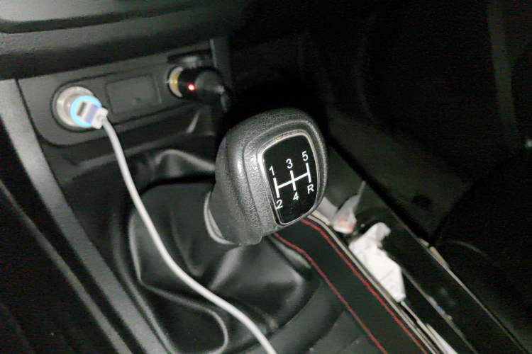 Used Isuzu JLM 2018 2.8T Classic Edition Two-Wheel Drive Progressive Version JE493ZLQ5F
