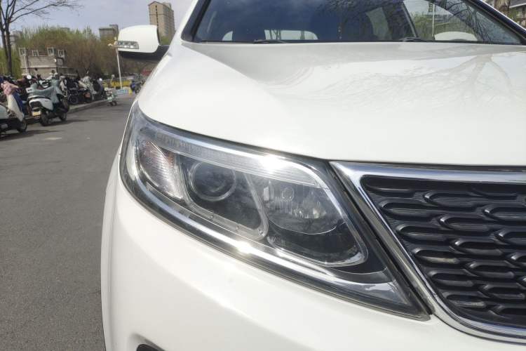 Used Kia Sorento 2013 2.4L 7-Seater Gasoline Comfort Version China IV Standard Right Front Headlight