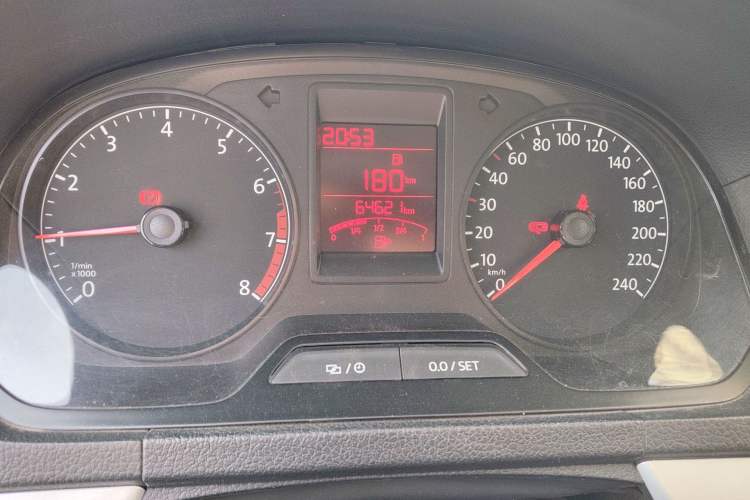 Used Volkswagen Jetta 2015 1.4L Manual Comfort Model
