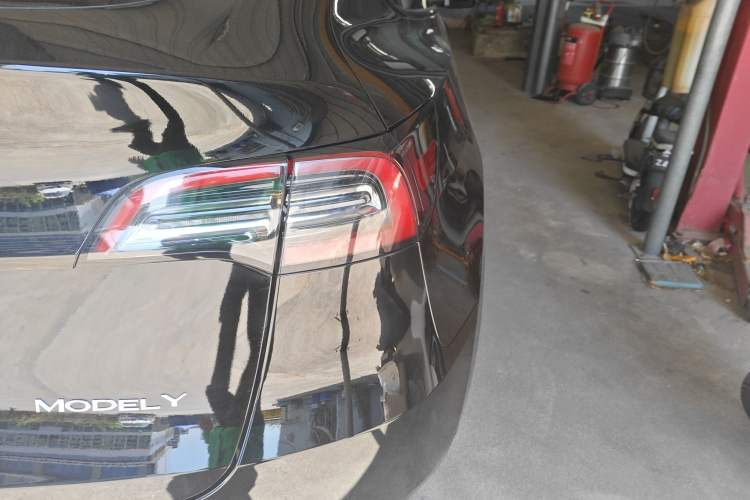 Used Tesla Model Y 2022 Long-Range All-Wheel-Drive Version