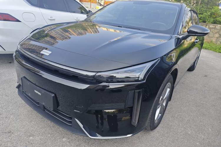 Used Geely Galaxy L6 2025 EM-i 140km Long-Range Version