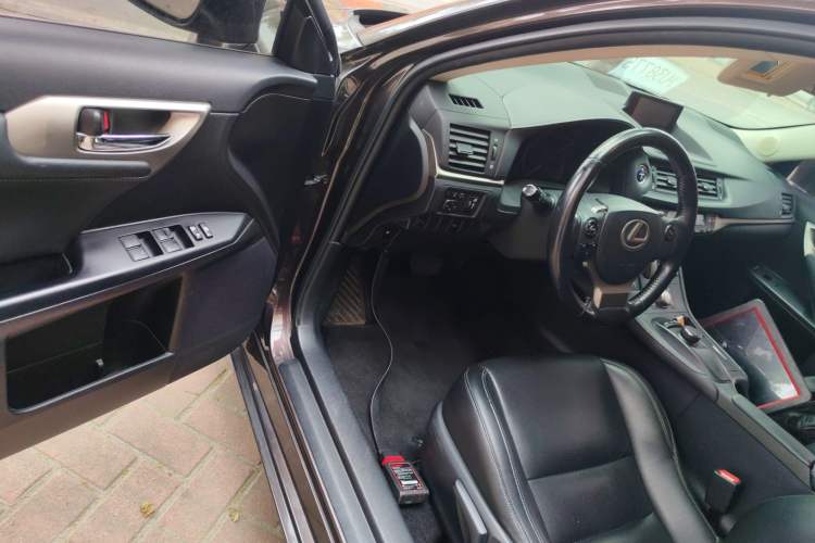 Used Lexus CT 2014 CT200h Comfort Edition Monochrome