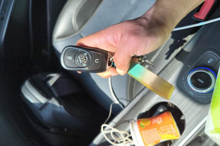 Used Buick Velite 6 2022 Connected Fashion PLUS Vehicle Key