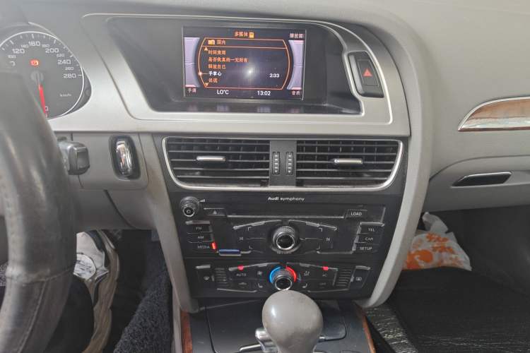 Used Audi A4L 2011 2.0 TFSI Comfort Model Audio And AC Panel