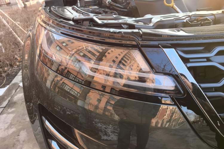 Used Land Rover Range Evoque 2022 Facelifted Aurora L 249 PS R-Dynamic Luxury Edition Right Front Headlight