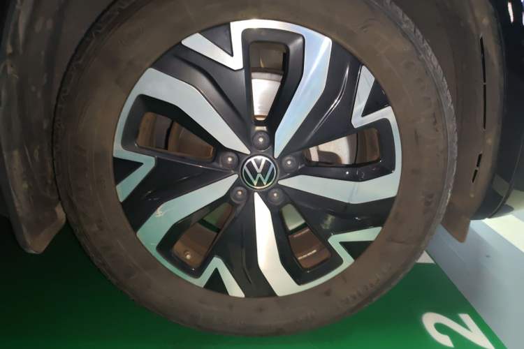 Used Volkswagen Tayron GTE Plug-in Hybrid 2023 280TSI Luxury Plus Advanced Edition Right Front Wheel Hub