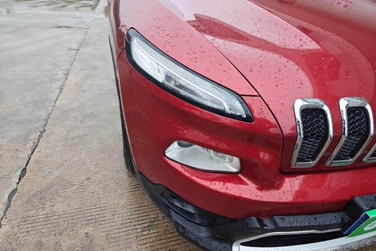 Used Jeep Cherokee 2016 2.4L Leading Smart Version
