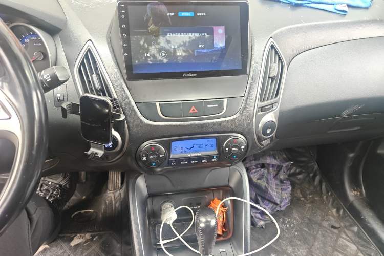 Used Hyundai ix35 2013 2.0L Automatic Two-Wheel Drive Smart GLS China IV Standard