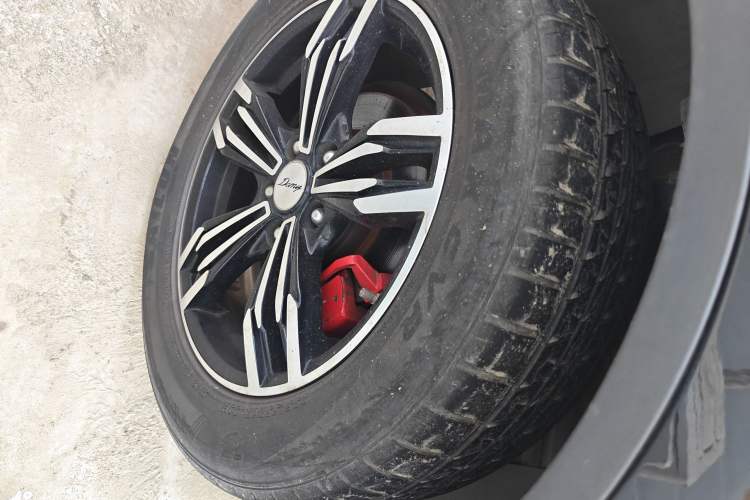 Used Zotye Domy X5 2017 Upgraded Model 1.5T CVT ZhiXian Edition