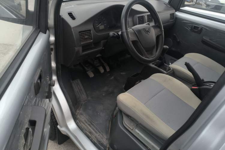 Used Wuling Rongguang Small Truck 2023 1.5L Single-Row LAR