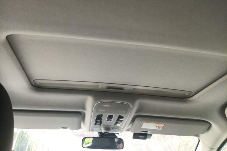 Used Haval H2 2016 Red Label 1.5T Automatic Two-Wheel Drive Elite Model Headliner