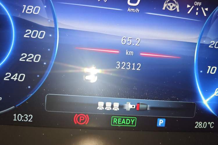 Used Mercedes-Benz EQS 2022 450+ Pioneer Edition Odometer Close Up