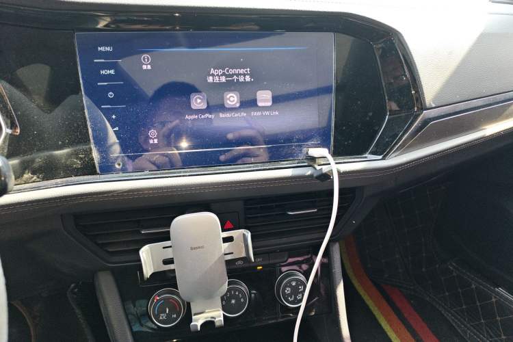 Used Volkswagen Sagitar 2022 280TSI DSG Excellence Edition Audio And AC Panel