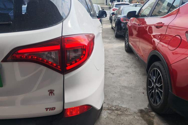 Used BYD Song 2016 GaiShi Edition 1.5TID Automatic Elite Model