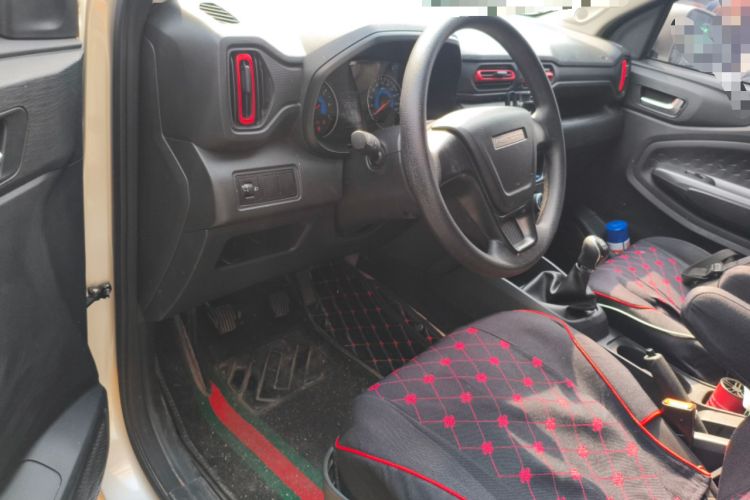 Used Dongfeng Fengon 380 2022 1.5L Comfort-Class Passenger Vehicle (Spiral Spring) – 7 Seats Driver Seat