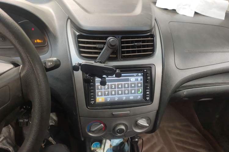 Used Chevrolet Sail 2013 Sedan 1.2L Manual Happiness Edition
