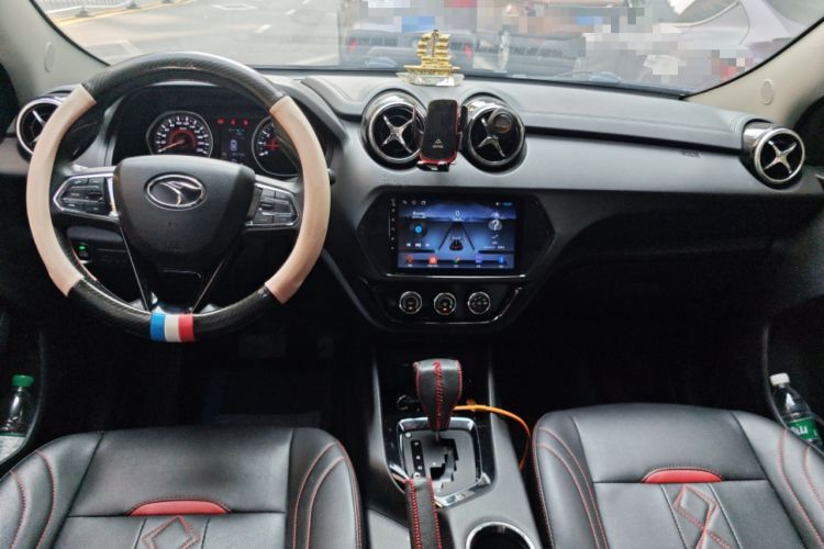 Used Soueast DX3 2018 1.5T CVT Luxury Model Center Console