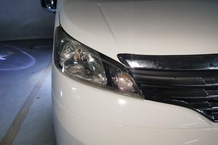 Used Nissan NV200 2011 1.6L 223 Seats Deluxe Version Right Front Headlight