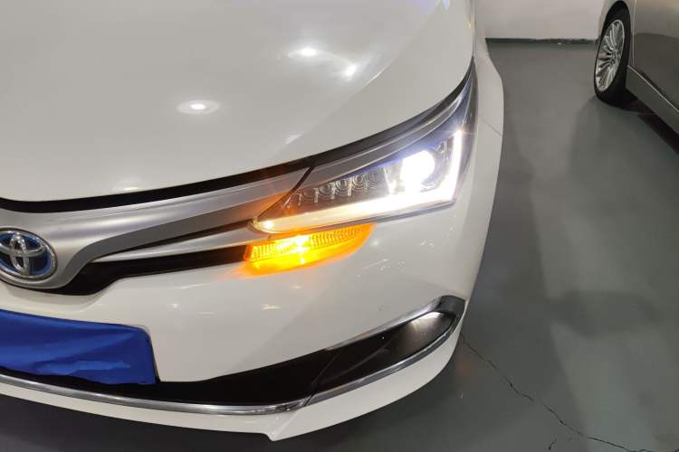 Used Toyota Corolla 2017 Revised Dual-Engine 1.8L E-CVT Elite Edition
