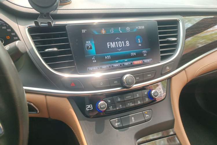 Used Buick LaCrosse 2016 20T Elite Edition Audio And AC Panel