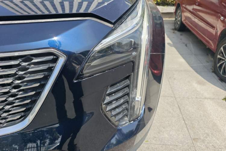 Used Cadillac XT4 2020 Revised Version 28T Two-Wheel Drive Luxury Edition Left Front Headlight