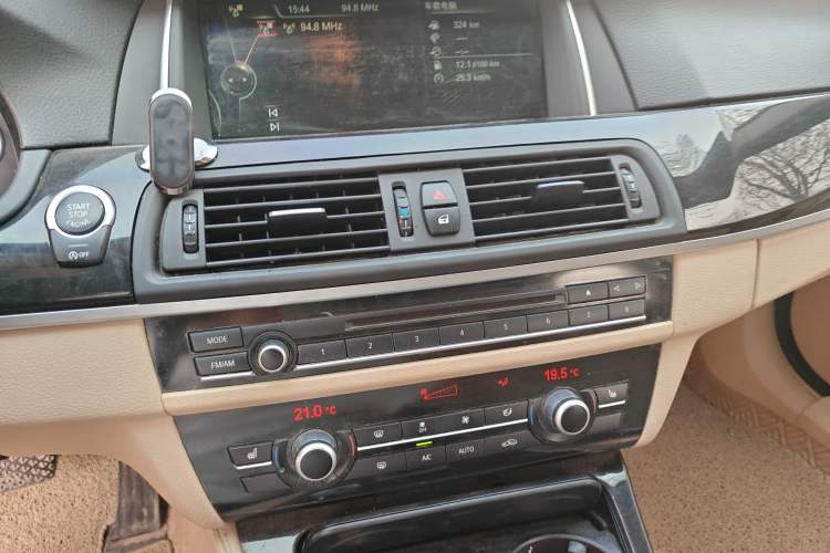 Used BMW 5 Series 2013 525Li Leading Model