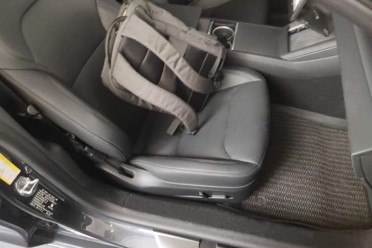 Used Tesla Model 3 2023 Rear-Wheel-Drive Version Right Front Seat