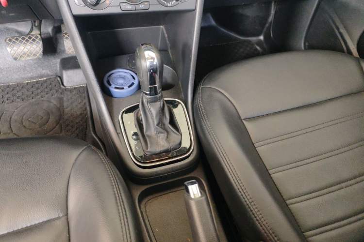 Used Volkswagen Polo 2018 1.5L Automatic Enjoyment Model Gear Lever